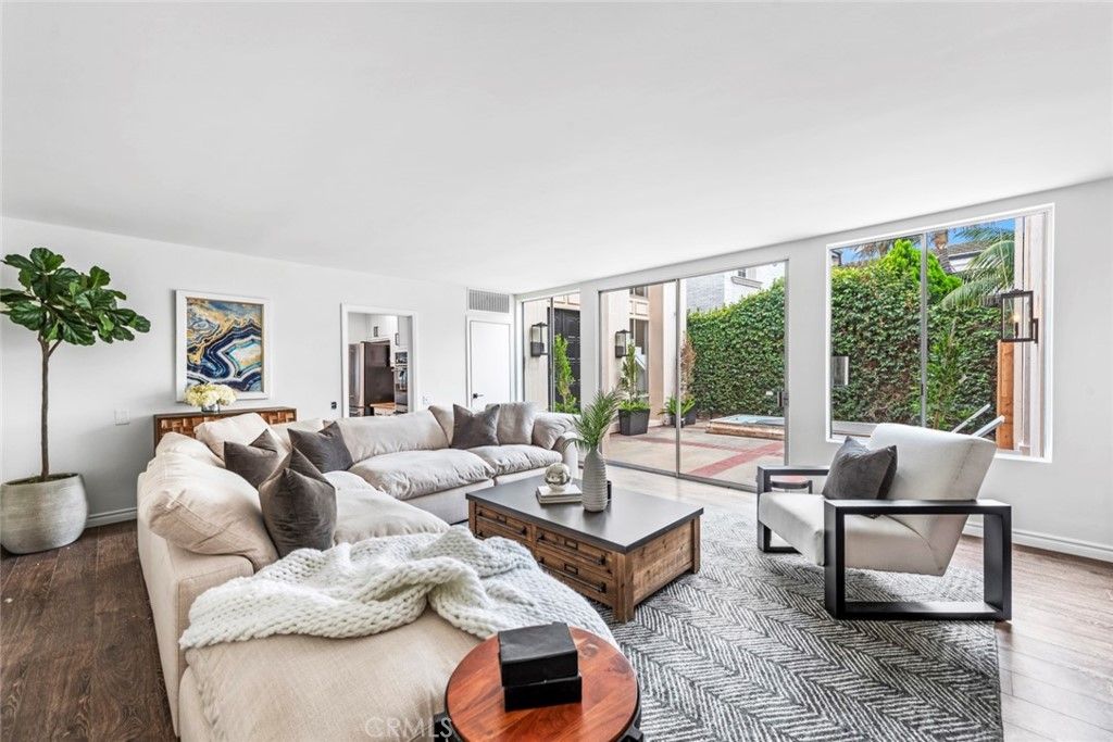 listing image 130722998098080517291