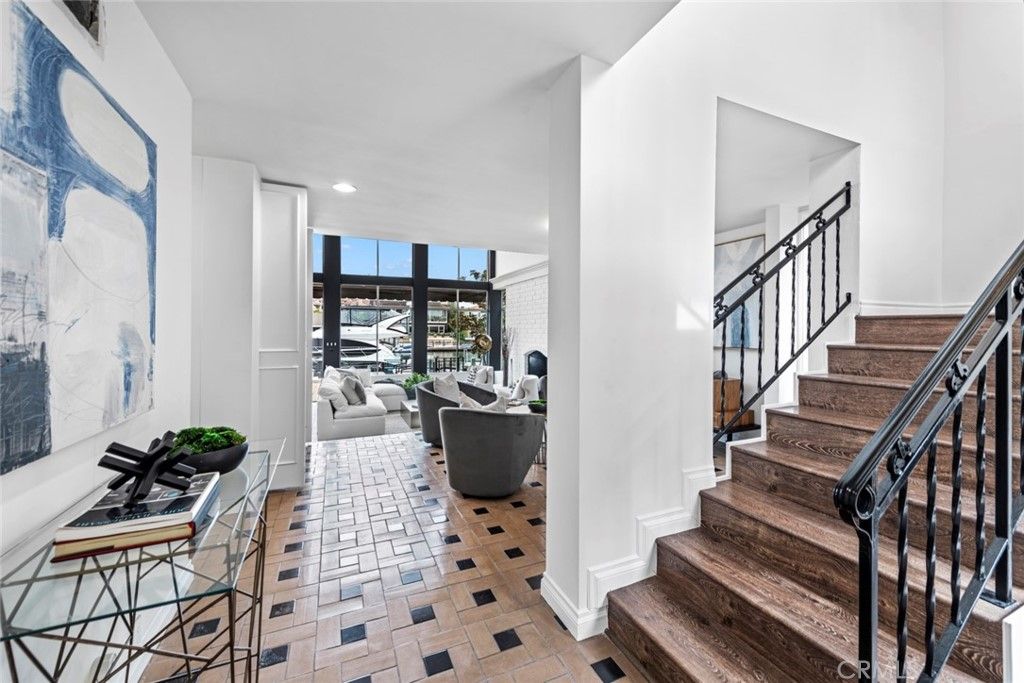 listing image 130729366378608873359