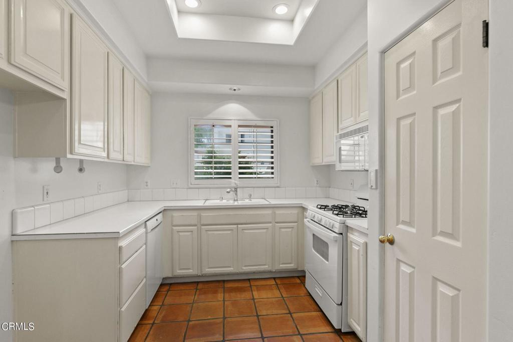 Photo 10 of 17 of 306 E Aliso Street F condo