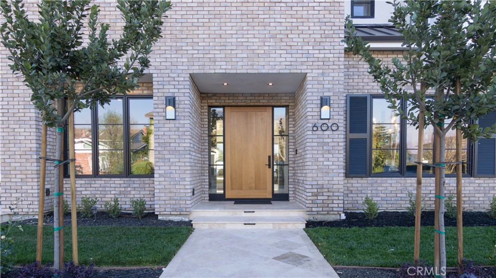 600 Powell Place