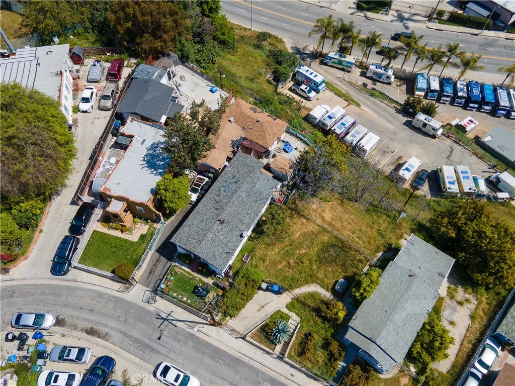 986 Gifford Avenue