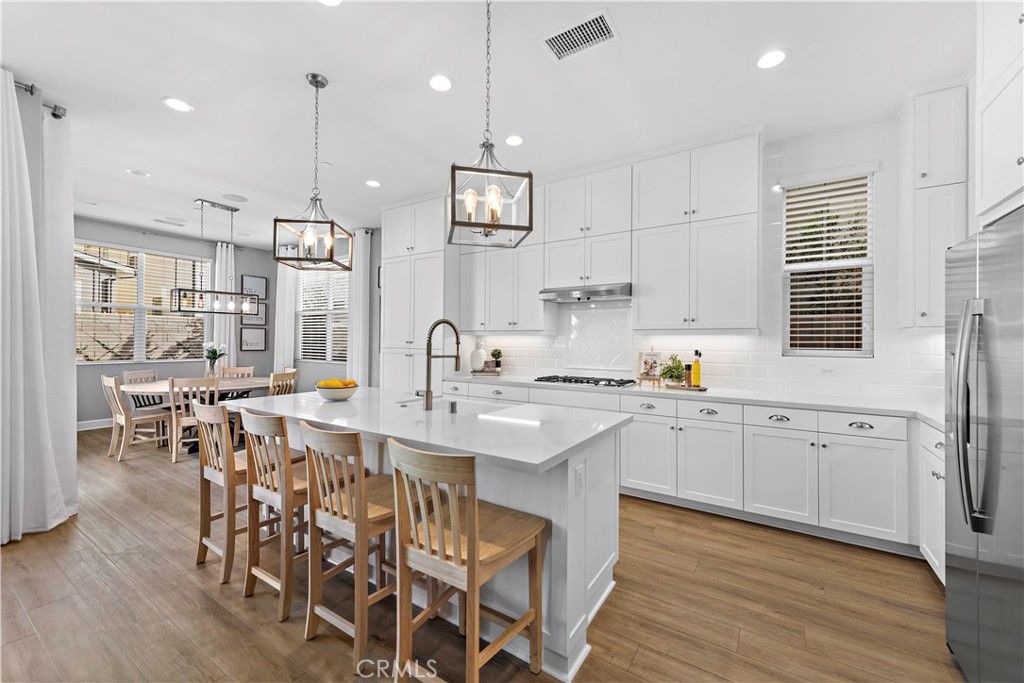 listing image 130724098605717268322