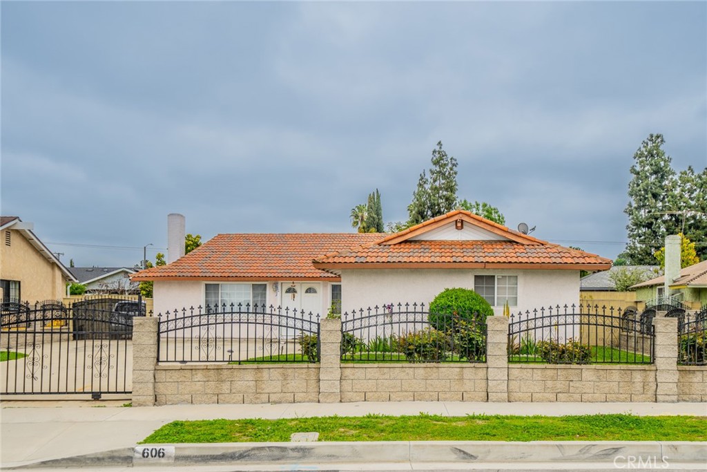 606 S Darney Avenue