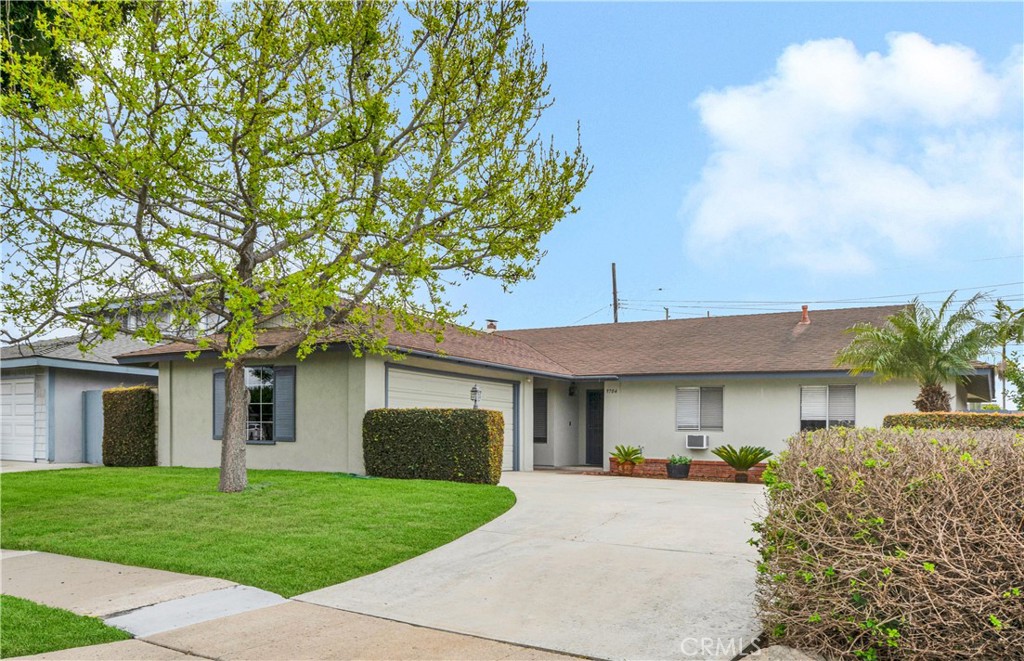 9704 Lark Circle