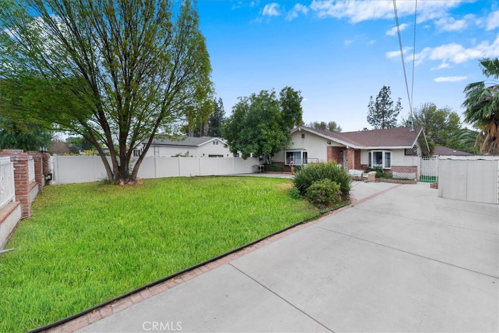 Properties 4 19010 Ingomar Street