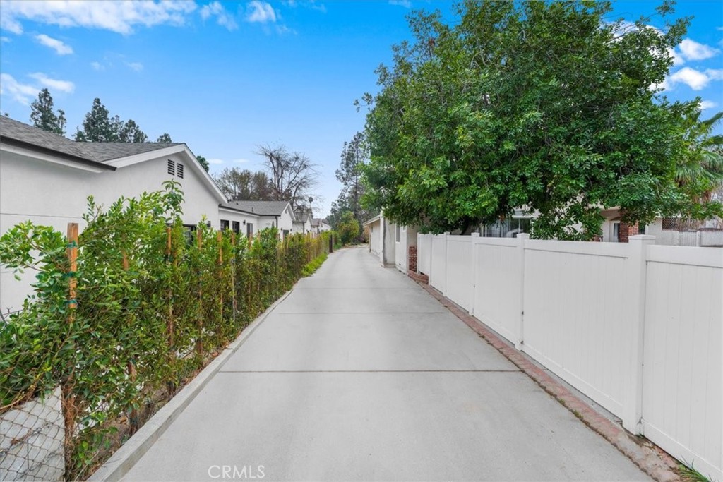 Properties 2 19010 Ingomar Street
