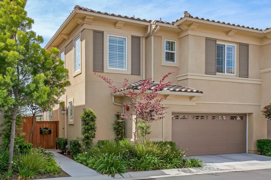Flooded with light, this immaculate three-year-old twinhome is ideally located on the south facing, private, open side of Laurel. 3 bedrooms+bonus, upstairs laundry, large south-facing windows, hand-distressed oak flooring, Caesarstone kitchen counters, SS appliances, plant. shutters, AC, fireplace. Private, spacious backyard, with views across valley. Located in Old Creek Ranch, right across RSF rd from Carlsbad, and minutes from new La Costa Town Square. Laurel offers lap length pool/spa, BBQs, totlot. Neighborhoods: Old Creek Ranch Equipment: Fire Sprinklers,Garage Door Opener, Range/Oven Other Fees: 0 Sewer: Sewer Connected Topography: LL