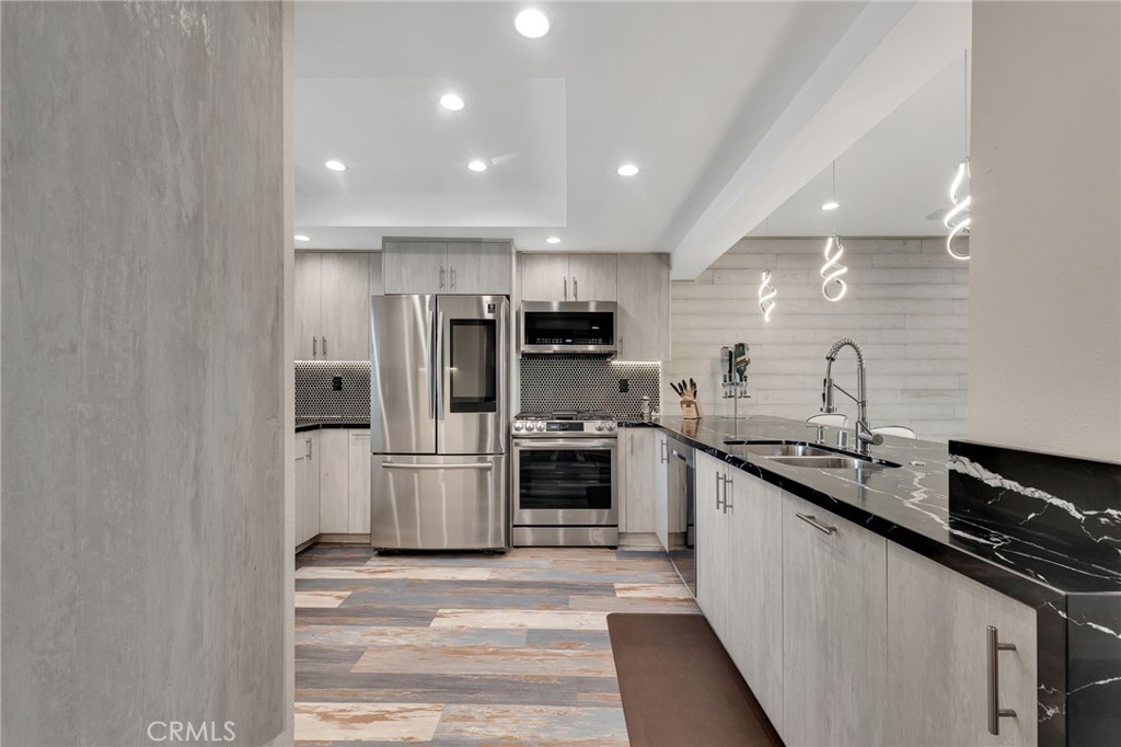 21551 Burbank # 114 Boulevard