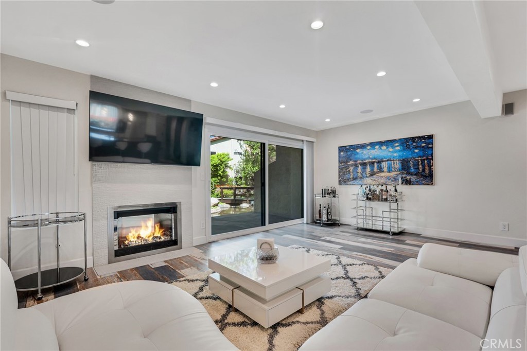 21551 Burbank # 114 Boulevard