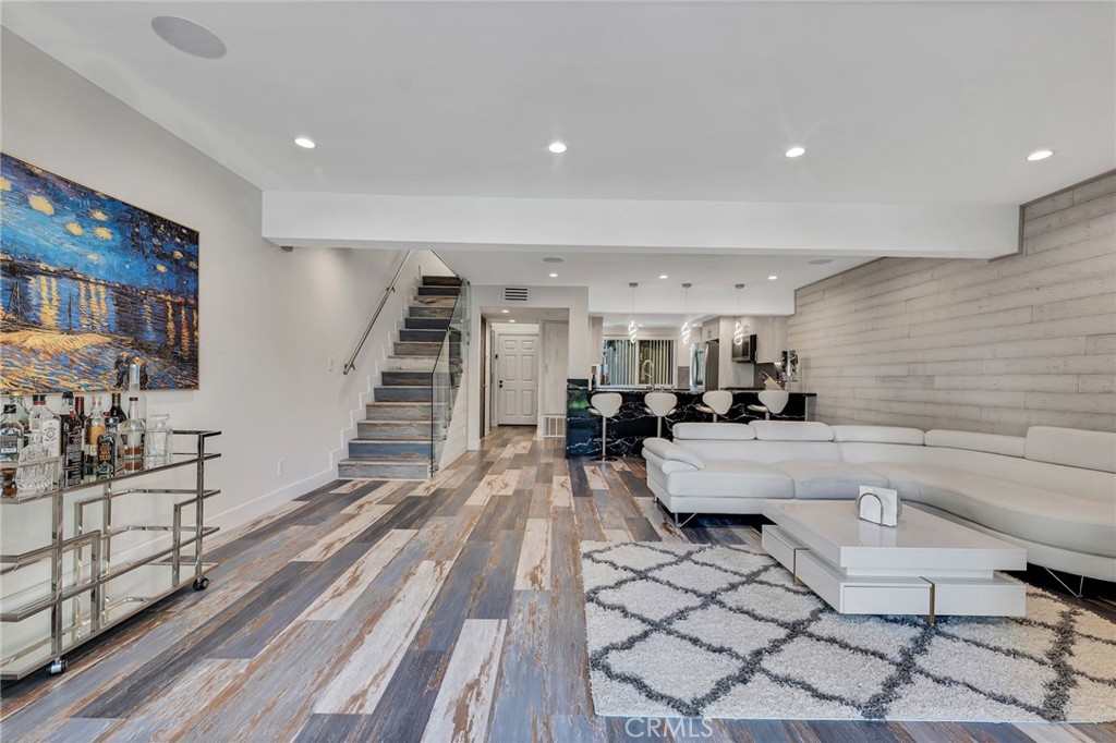 21551 Burbank # 114 Boulevard