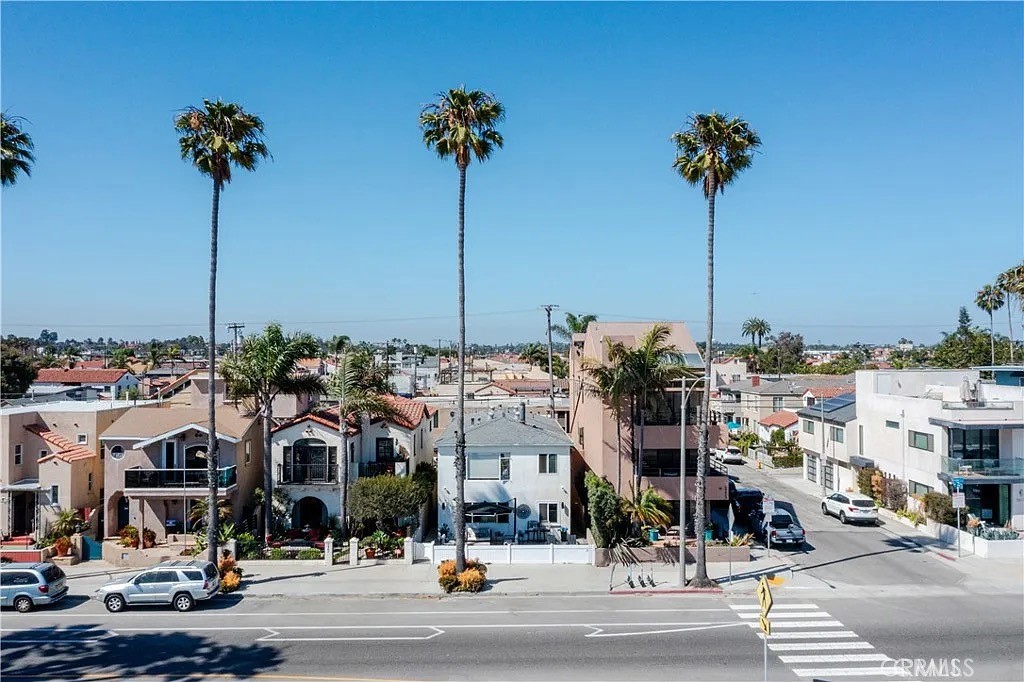 5267 E Ocean Boulevard 4