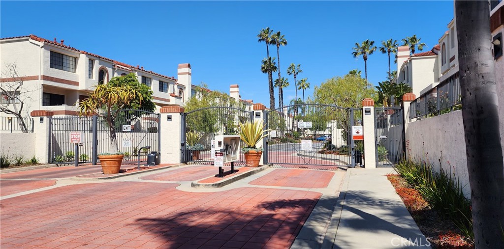 2971 Plaza Del Amo 253