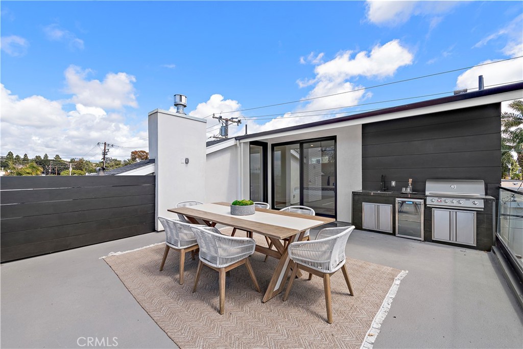 Corona del Mar North of PCH (CNHW) - Residential