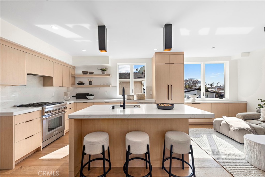 Corona del Mar North of PCH (CNHW) - Residential