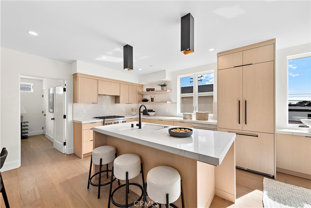 Corona del Mar North of PCH (CNHW) - Residential