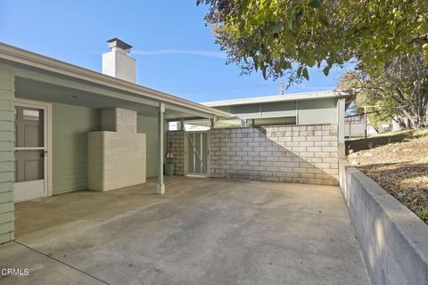 A home in Oak View