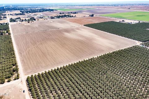 Photo of 345 Driver Road, Bakersfield, CA 93314 (MLS # V1-29161)