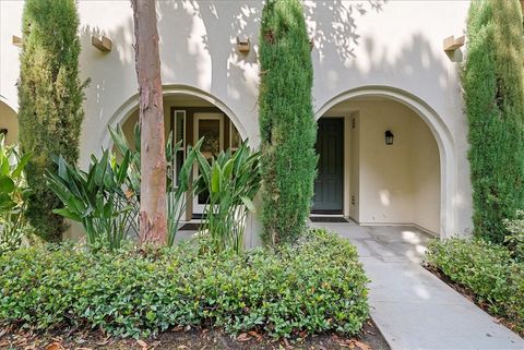 38 Stepping Stone Irvine CA 92603