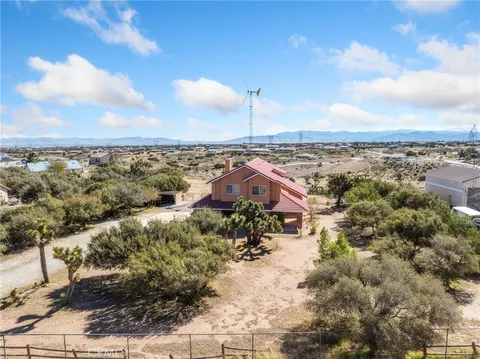 8187 Anaconda Avenue, Oak Hills, CA 92344 - MLS#: HD24145225