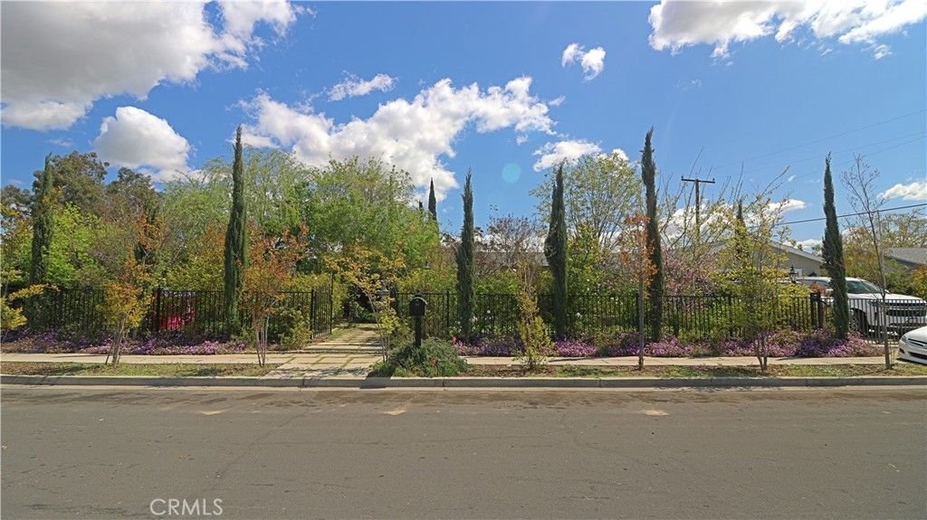 listing image 0