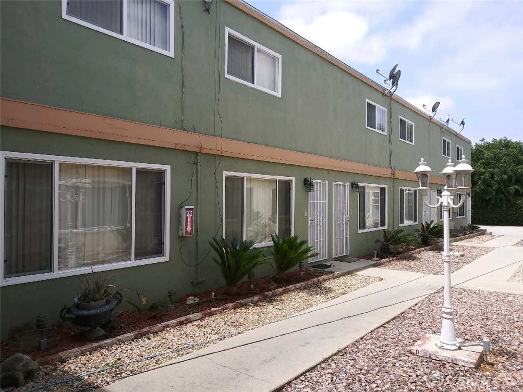 14015 S Budlong Avenue 7