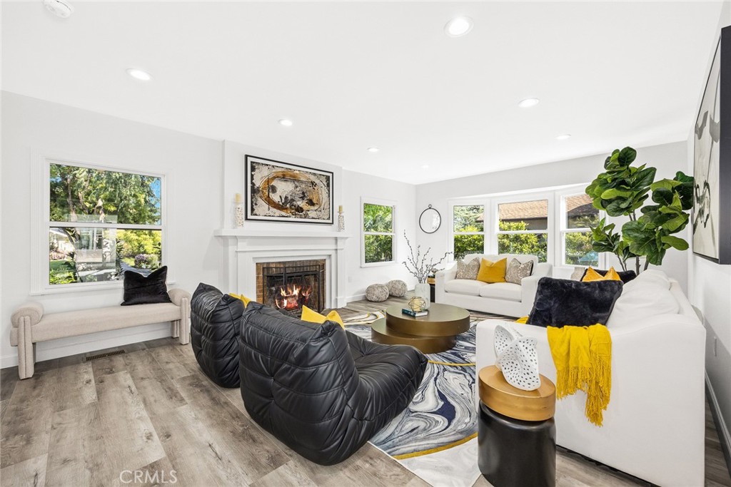 1435 N Chester Avenue