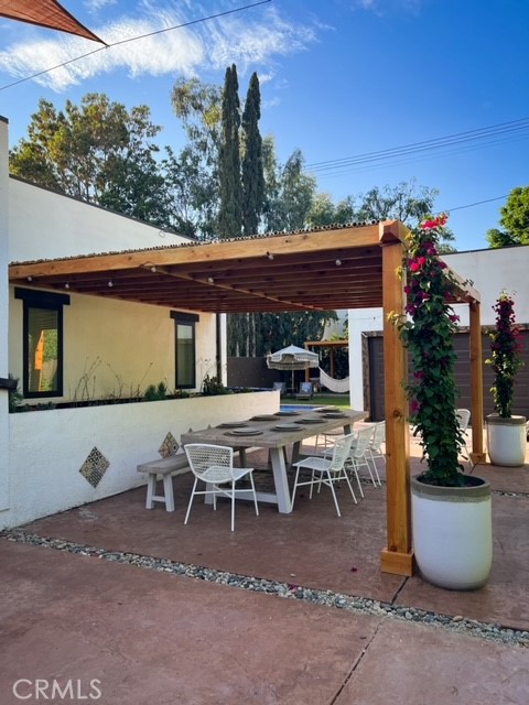 Properties 1 11101 Blix Street