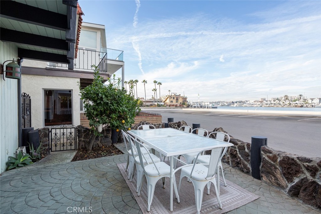 1809 W Bay Avenue