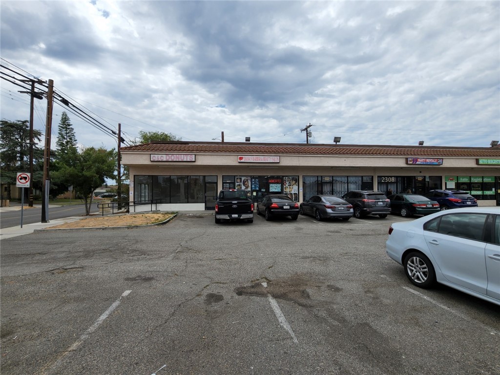 2300 W Valencia Drive