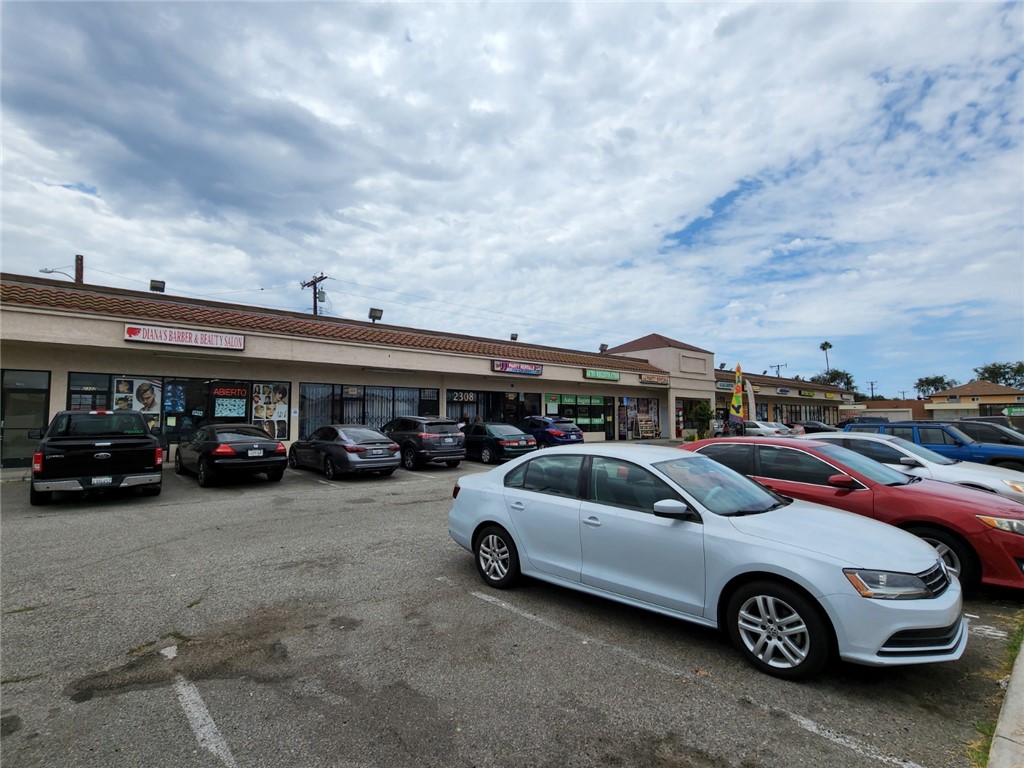 2300 W Valencia Drive