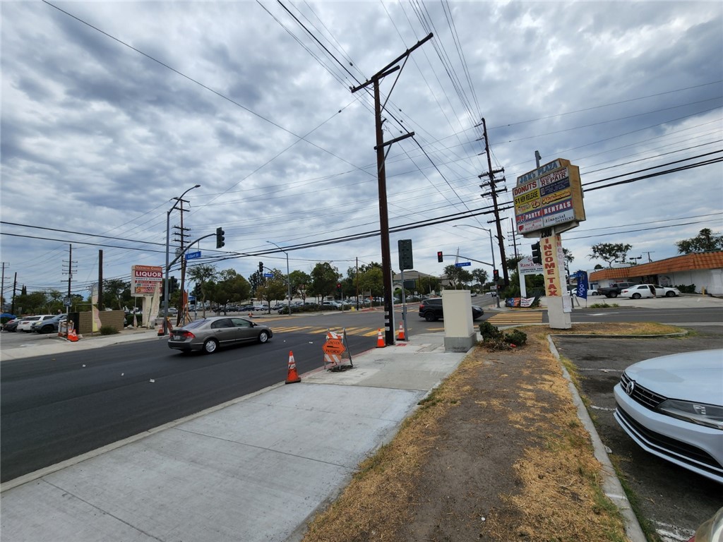 aprox. 8,000 s.f. +/- total building s.f. currently unit at 2322 W. Valencia is available. aprox. 700 s.f. @ $2.25/s.f. per month plus NNN. looking for 2+ years lease term. unit has good visibility to street and center is an in-line center with aprox. 12 total units. located near Brookhurst and down the street to 91FWY. unit has it's own restroom in the rear along with an enclosed storage room.
