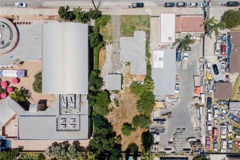 A home in El Monte