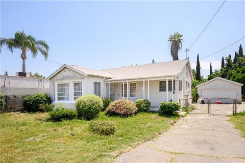 A home in El Monte