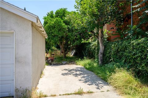 A home in El Monte