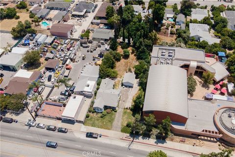 A home in El Monte