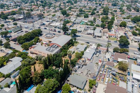 A home in El Monte