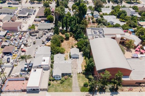 A home in El Monte