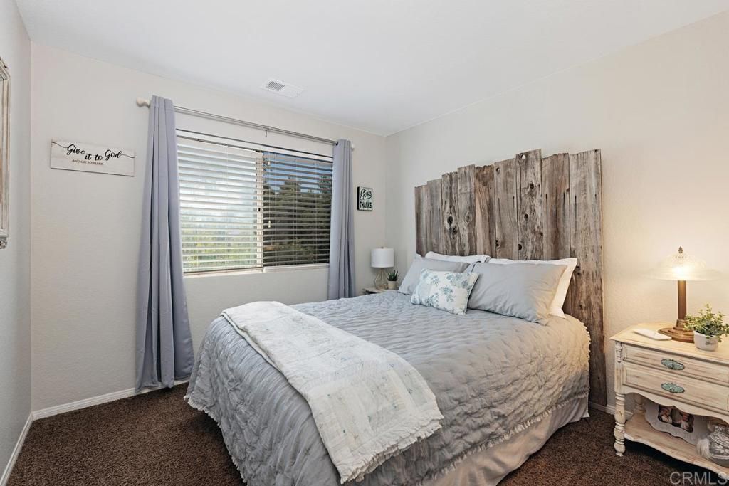 listing image 130724822787449817109