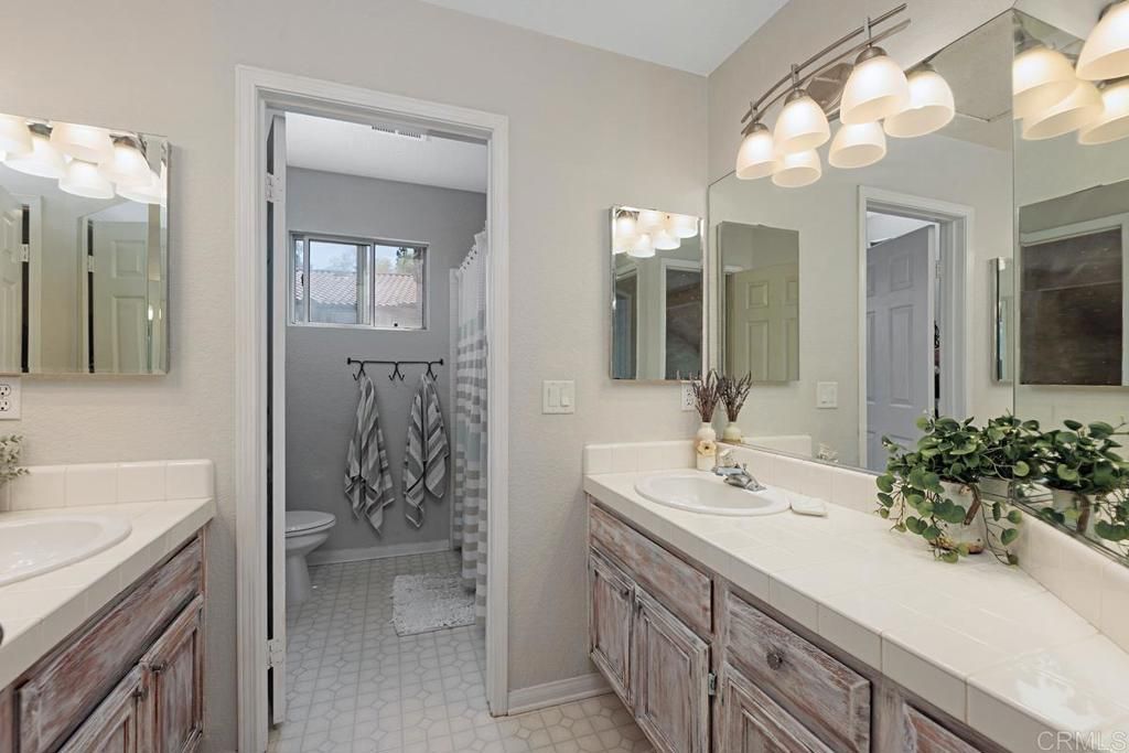 listing image 130723505084890364288