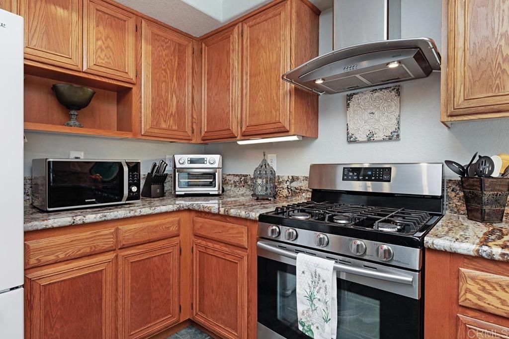 listing image 130723566204477146863