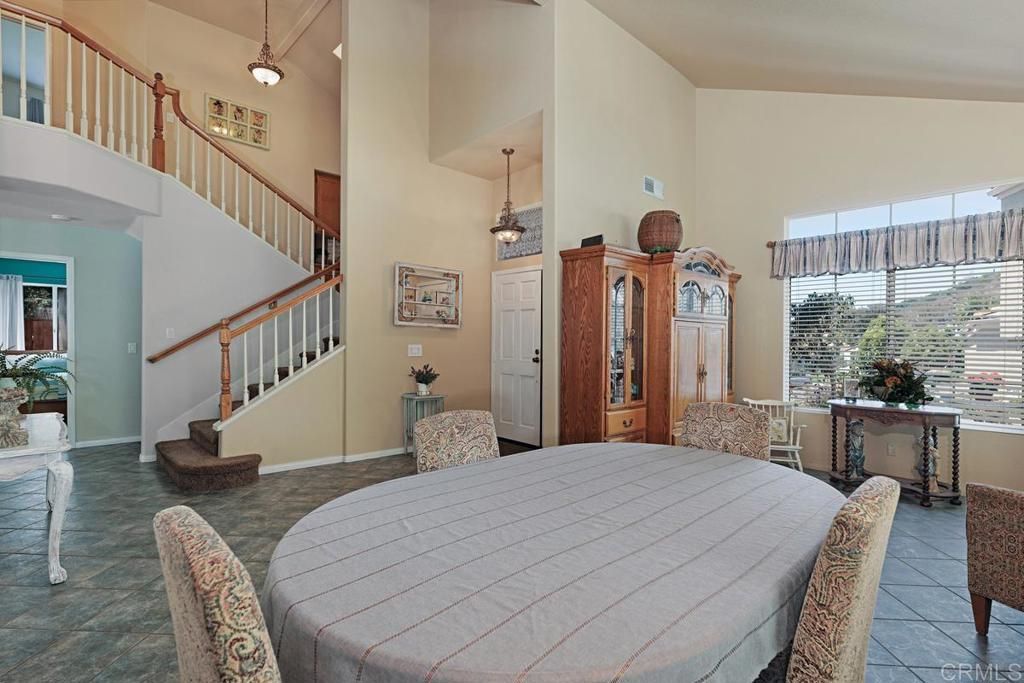listing image 130720095032511657020