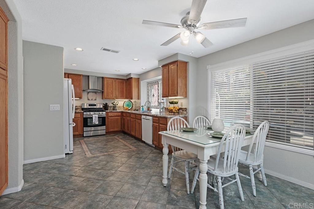 listing image 130722745228800802041