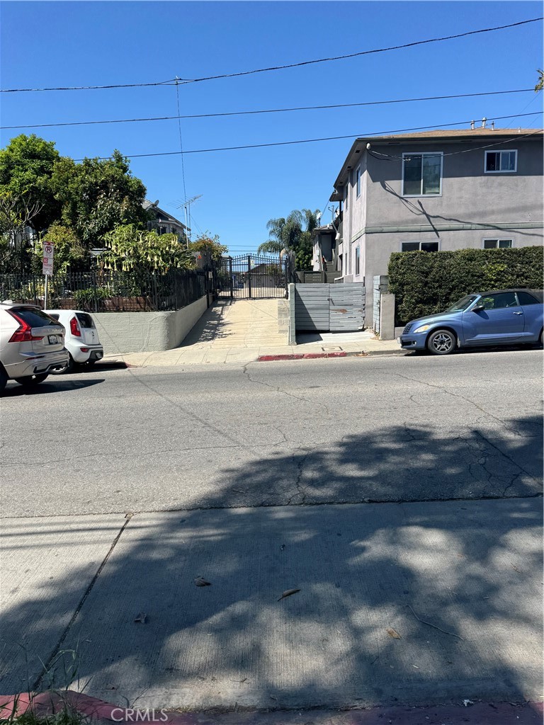 598 N Hoover