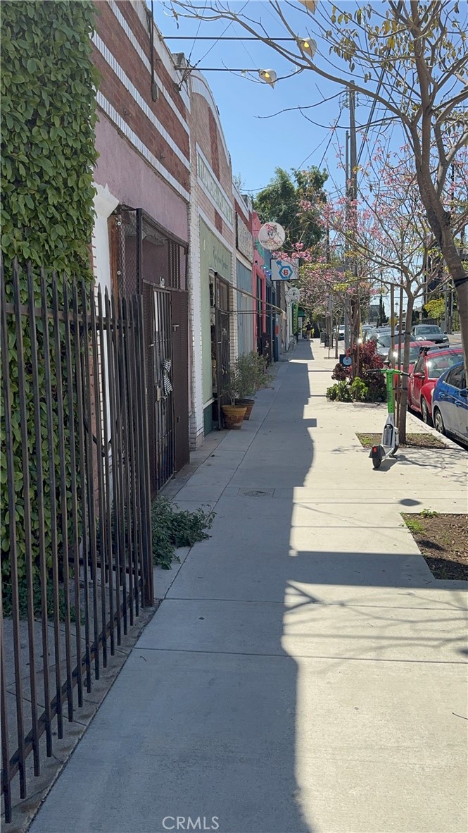 598 N Hoover