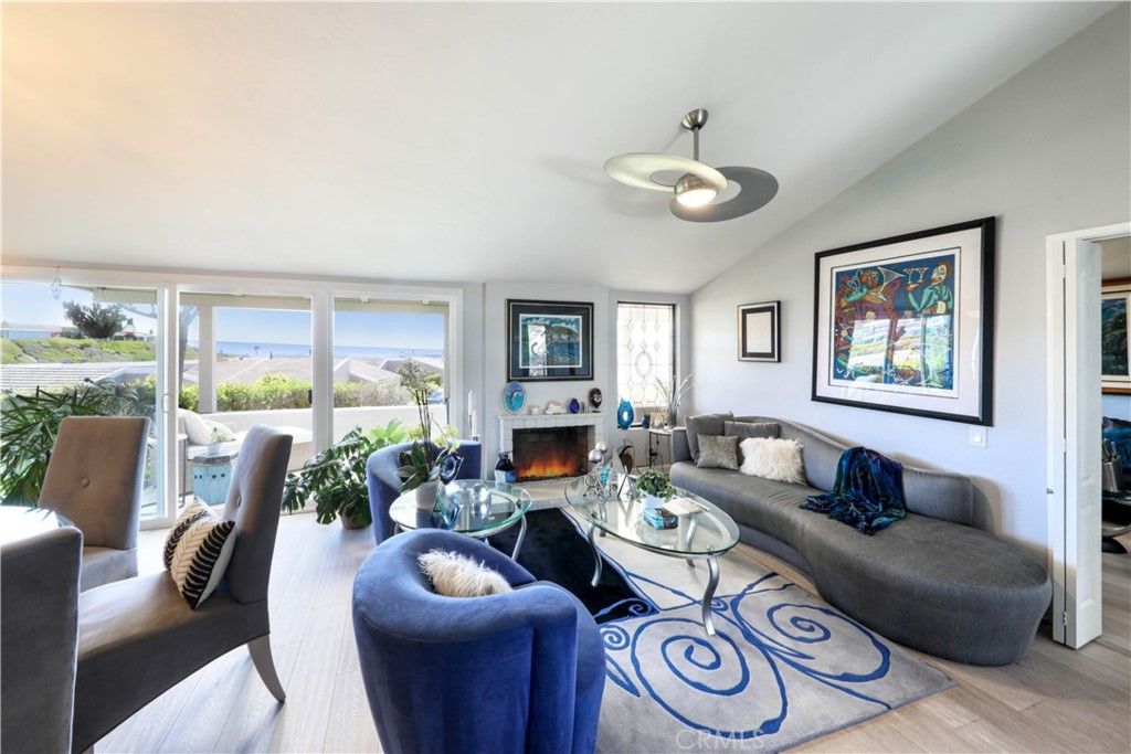 listing image 130729505625265633743