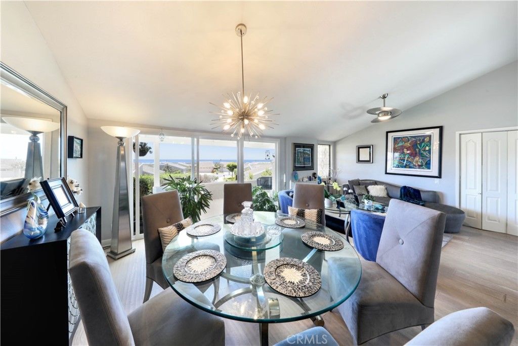 listing image 130725473896551257578