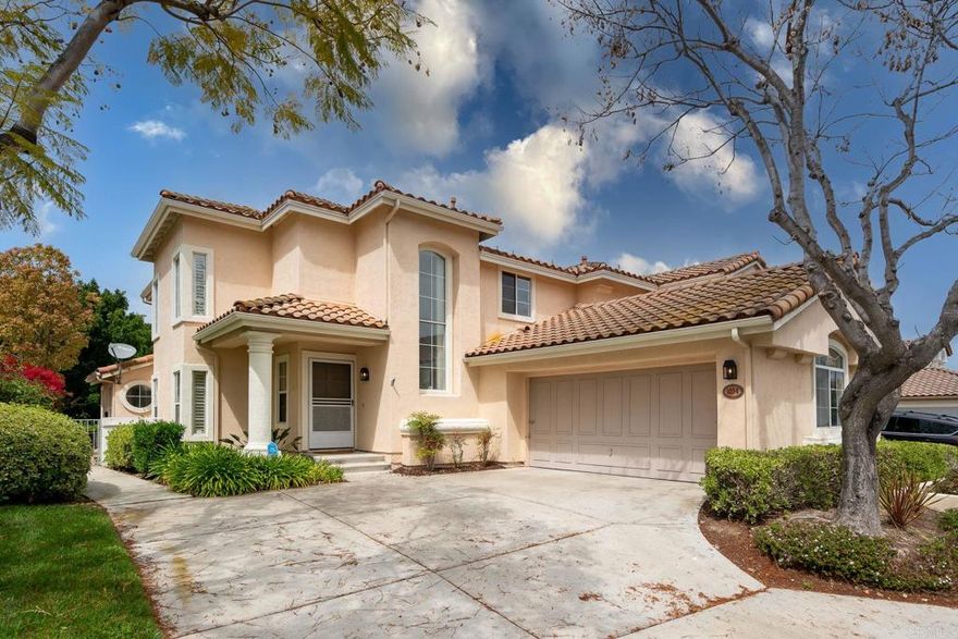 VIEWS, VIEWS, VIEWS! GORGEOUS MASTERS COLLECTION HOME SITUATED RIGHT ON THE GOLF COURSE! SHOWS LIGHT, BRIGHT, AND AIRY- WONDERFUL OPEN FLOOR PLAN FEATURING DOWNSTAIRS MASTER BEDROOM AND BATH- DRAMATIC ENTRY WITH VAULTED CEILINGS-  SPACIOUS KITCHEN WITH EXTENSIVE CABINETRY- UPSTAIRS FEATURES TWO SECONDARY BEDROOMS/ JACK AND JILL- LOW MAINTENANCE BACKYARD WITH UNSTOPPABLE GOLF COURSE VIEWS! HURRY THIS EASTLAKE GREENS BEAUTY WON'T LAST!!!