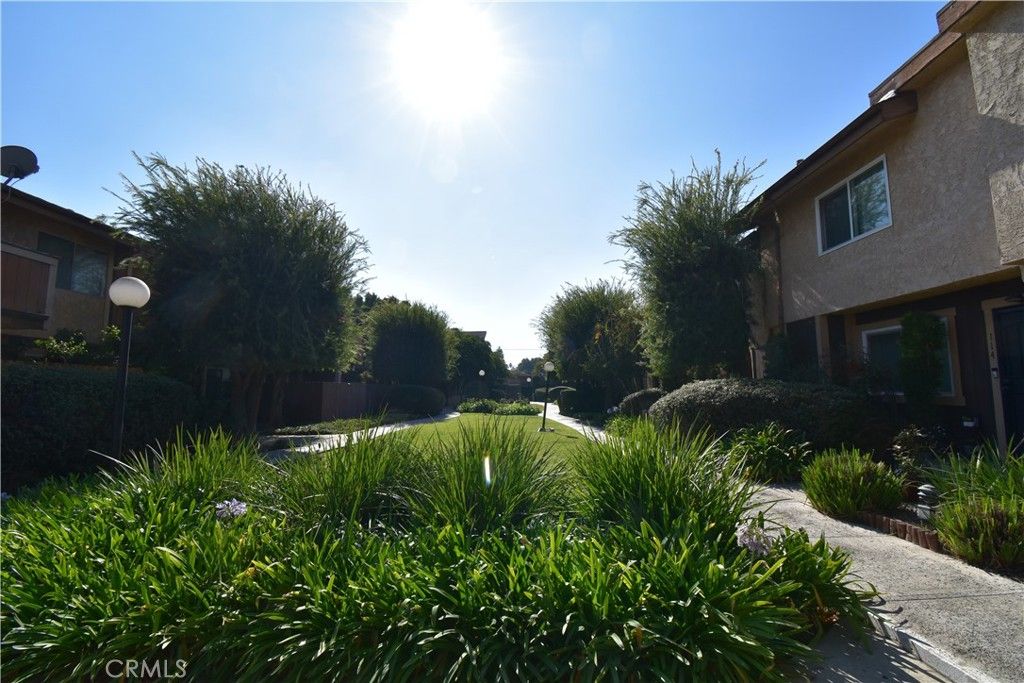 listing image 0
