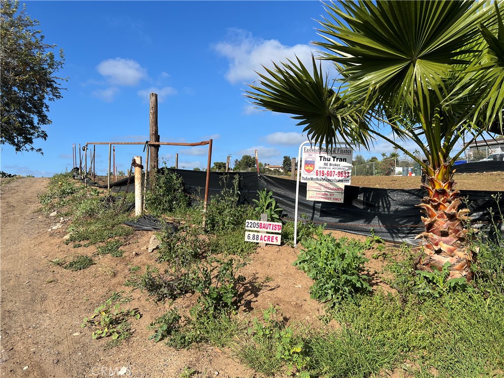 2205 Bautista Avenue