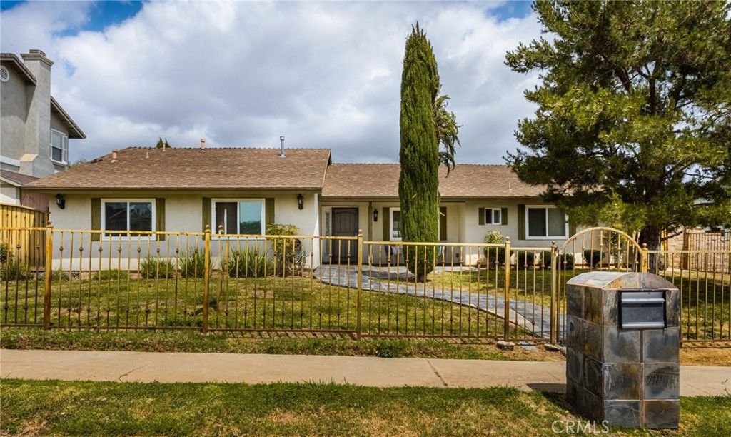 listing image 130725377211977235472